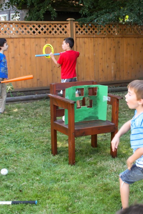 Minecraft Party: Creeper Toss