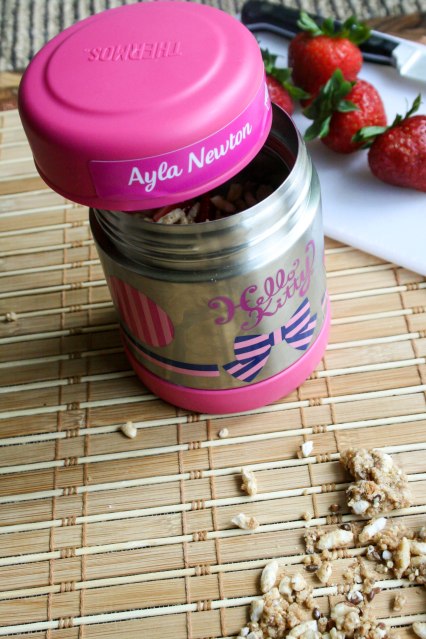 Yogurt parfaits in a thermos- what a great idea for a packed lunch!