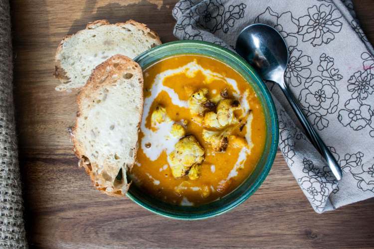 A gorgeous soup made with roasted cauliflower, curry, red lentils and coconut milk
