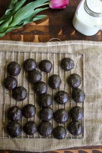 Chocolate Cashew Cookies by Food & Whine. Gluten-free, Sweetened with honey